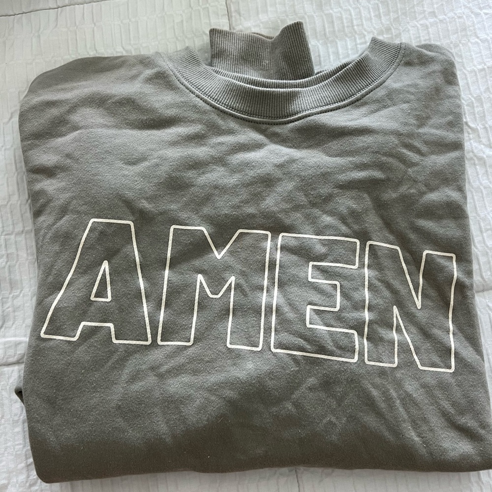 Gray/green crew neck sweat shirt